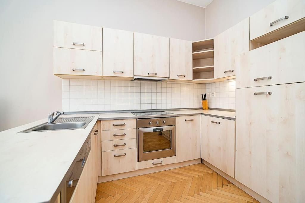 Cozy And Sunny In Uptown Apartmán Praha